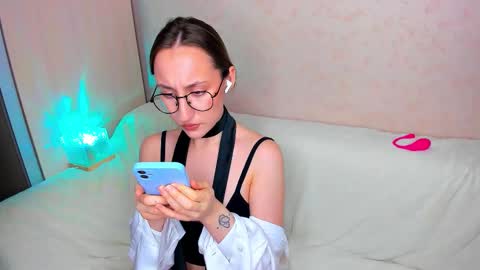 Snapshot of melodyoflovee chatting on November 20, 6:29 pm Kaylie online show from November 20, 6:29 pm