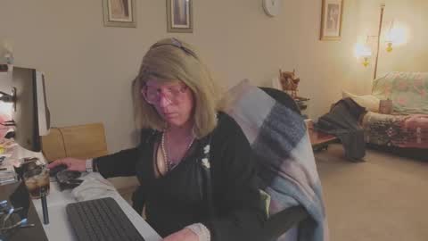 Melody online show from February 25, 6:06 pm