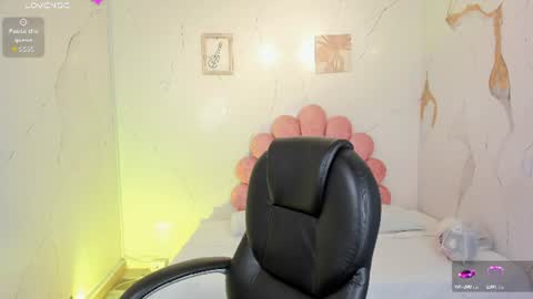 Snapshot of melodysnow chatting on June 24, 8:30 pm melodysnow online show from June 24, 8:30 pm
