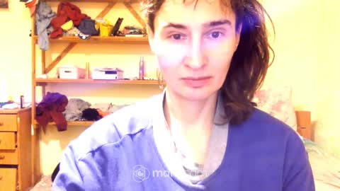 Snapshot of memorningdew chatting on December 9, 4:05 pm Yummygirl online show from December 9, 4:05 pm