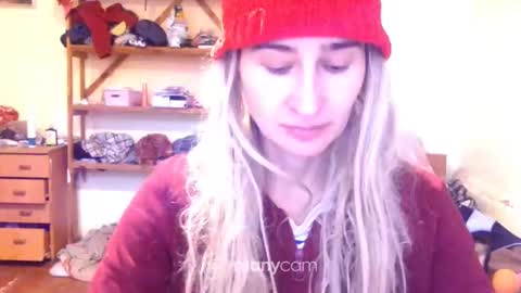 Snapshot of memorningdew chatting on January 7, 6:16 am Yummygirl online show from January 7, 6:16 am