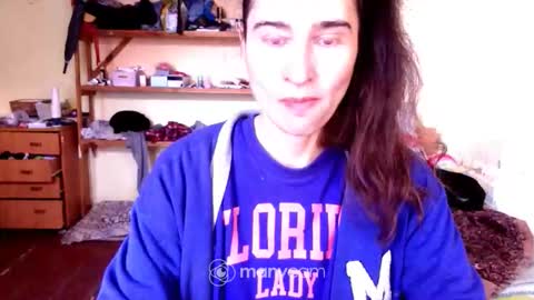 Snapshot of memorningdew chatting on November 2, 6:49 am Yummygirl online show from November 2, 6:49 am