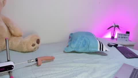 Menca of your love online show from January 3, 6:22 am