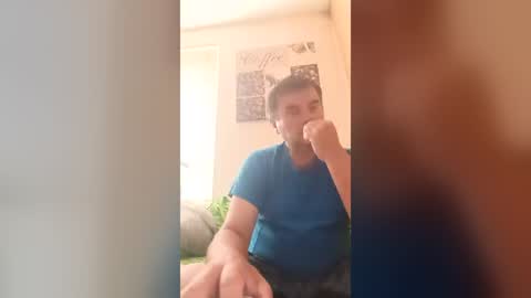 Snapshot of menlav72 chatting on June 27, 2:23 pm menlav72 online show from June 27, 2:23 pm