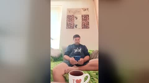 Snapshot of menlav72 chatting on July 19, 4:22 pm menlav72 online show from July 19, 4:22 pm