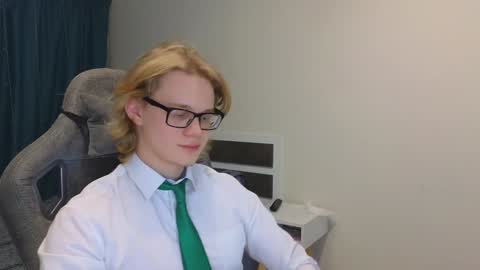 Mickey online show from January 30, 5:28 pm