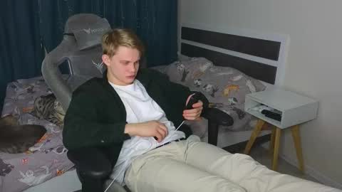 Mickey online show from March 6, 10:28 pm