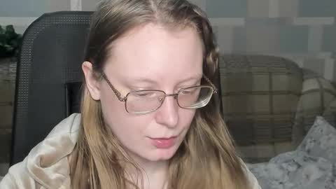 meowcr online show from March 27, 7:13 pm