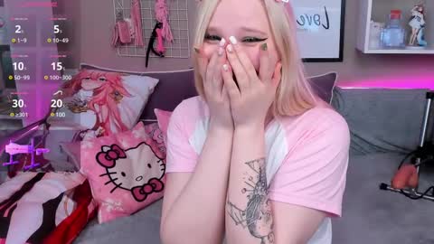 Snapshot of meowkakitty chatting on February 18, 3:53 am MeowkaKitty online show from February 18, 3:53 am