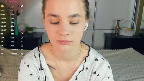 Julie online show from April 11, 7:13 am