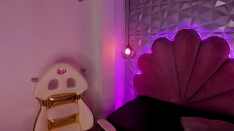    online show from February 20, 10:59 pm