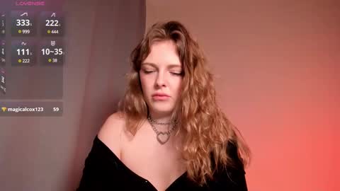 Snapshot of mercedescutee chatting on March 6, 6:37 pm mercedescutee online show from March 6, 6:37 pm