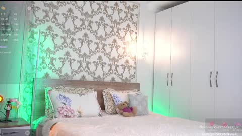 Snapshot of mercedesss_8 chatting on January 23, 9:29 am Next show on 03 Dec online show from January 23, 9:29 am