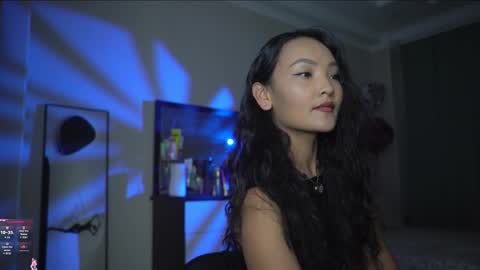 Snapshot of mercedesss_8 chatting on November 26, 11:33 am Next show on 03 Dec online show from November 26, 11:33 am