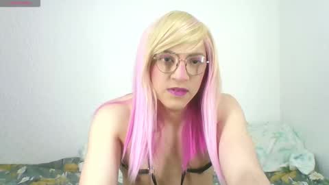 Snapshot of mercie_11 chatting on October 29, 2:36 am MERCIE online show from October 29, 2:36 am