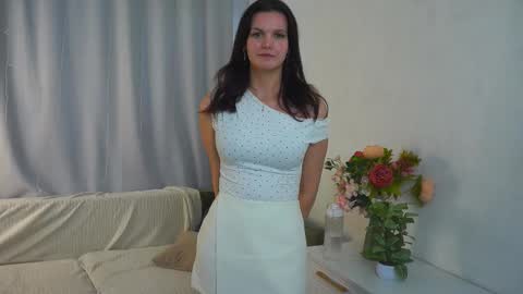 Snapshot of mercymanrriquez chatting on February 17, 7:49 am Miya online show from February 17, 7:49 am