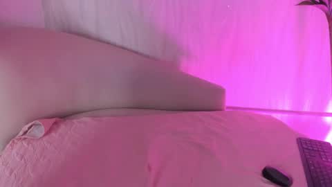   online show from February 17, 8:04 pm