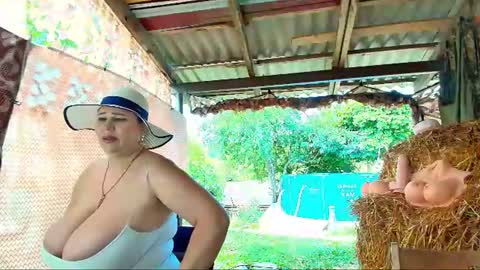 SOPHIE is the queen of squirt online show from July 20, 9:01 am