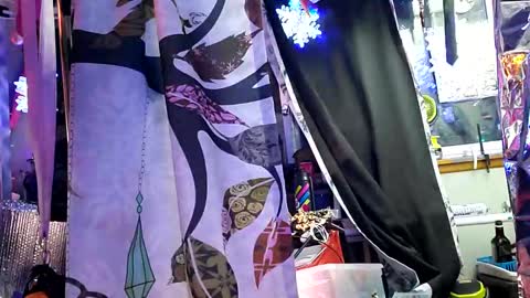 gurlnips online show from March 6, 9:58 am