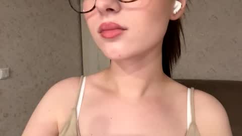 Snapshot of meridethvilca chatting on October 9, 6:06 pm Rina online show from October 9, 6:06 pm