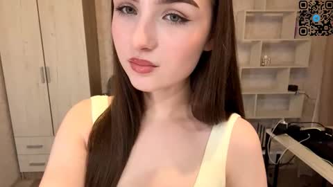 Snapshot of meridethvilca chatting on October 19, 6:30 pm Rina online show from October 19, 6:30 pm