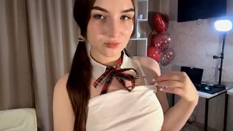 Snapshot of meridethvilca chatting on November 23, 6:08 pm Rina online show from November 23, 6:08 pm