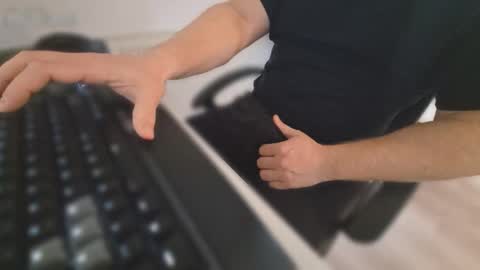 Snapshot of meridian132 chatting on November 24, 10:48 am meridian132 online show from November 24, 10:48 am