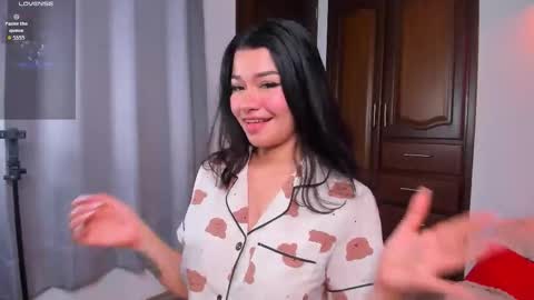 Snapshot of merlia_model chatting on May 14, 1:56 am instagram fernandatoloza01 online show from May 14, 1:56 am