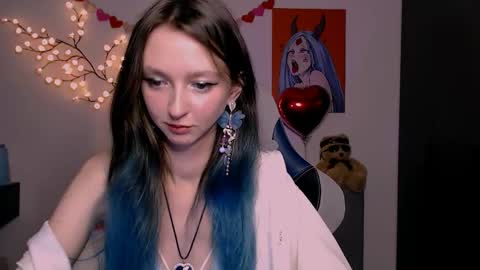 mermaidvibestides online show from April 19, 12:43 am