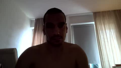 Snapshot of meroll3 chatting on December 18, 10:32 am meroll3 online show from December 18, 10:32 am