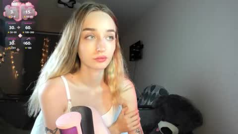 Snapshot of merryl_clark chatting on September 28, 7:19 pm Sara online show from September 28, 7:19 pm