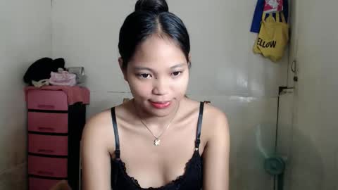 merryrose143 online show from June 1, 6:20 pm