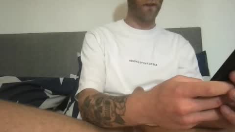 Snapshot of messageme11 chatting on April 26, 1:42 pm messageme11 online show from April 26, 1:42 pm