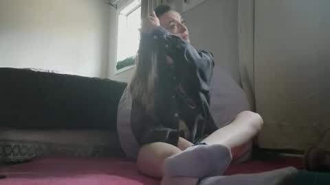 Snapshot of messyaftermidnight chatting on February 14, 10:28 pm Dainty online show from February 14, 10:28 pm