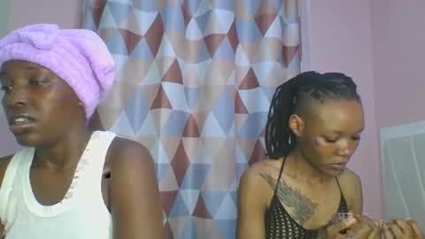 Snapshot of messyluna chatting on April 25, 4:37 pm meggy and bree online show from April 25, 4:37 pm