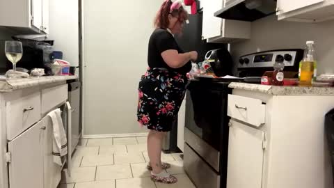 Snapshot of metalshop chatting on December 7, 11:34 pm Mommy Jaxx online show from December 7, 11:34 pm