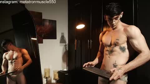 Snapshot of metatron_muscle chatting on April 25, 12:13 am Dany online show from April 25, 12:13 am