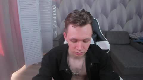 MEVERIK OUSHEN online show from April 10, 1:27 pm