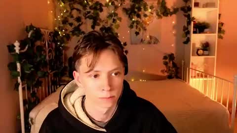 MEVERIK OUSHEN online show from June 24, 8:41 pm