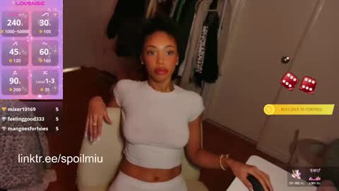 Snapshot of mew2wo chatting on October 3, 4:31 am mew2wo online show from October 3, 4:31 am