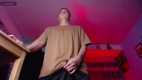 Snapshot of mexican_cum chatting on June 16, 1:19 am Jhon online show from June 16, 1:19 am
