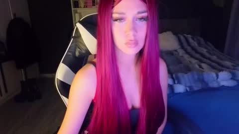 Snapshot of mezzalunaa chatting on October 23, 1:27 am vollmond online show from October 23, 1:27 am