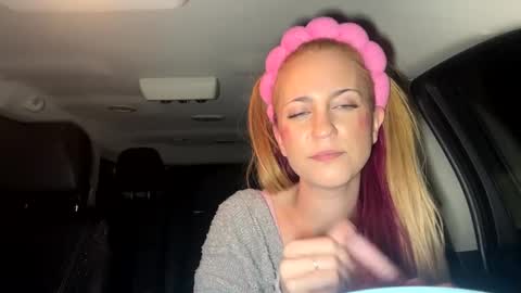 Snapshot of mezzy69 chatting on February 19, 10:01 am mezzy69 online show from February 19, 10:01 am