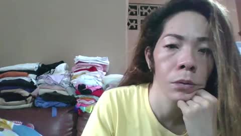 Snapshot of mfccalax33 chatting on December 2, 4:20 am i e h c i R online show from December 2, 4:20 am