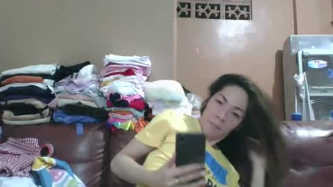 Snapshot of mfccalax33 chatting on December 2, 7:25 am i e h c i R online show from December 2, 7:25 am