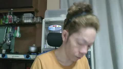 Snapshot of mfccalax33 chatting on December 20, 2:07 am i e h c i R online show from December 20, 2:07 am