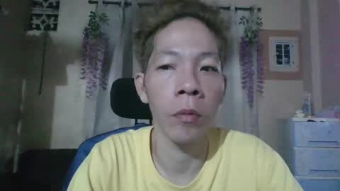 Snapshot of mfccalax33 chatting on December 22, 2:41 am i e h c i R online show from December 22, 2:41 am