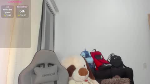 Snapshot of mi_suk1 chatting on September 11, 2:33 am mi suk1 online show from September 11, 2:33 am