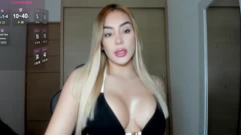 Snapshot of mi_suk1 chatting on October 27, 7:29 pm mi suk1 online show from October 27, 7:29 pm