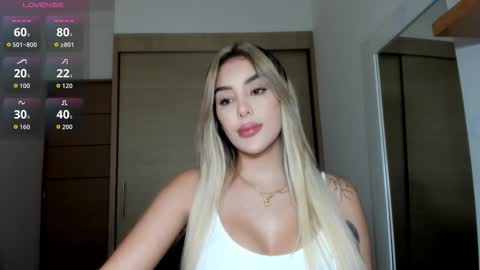 Snapshot of mi_suk1 chatting on November 21, 8:40 pm mi suk1 online show from November 21, 8:40 pm